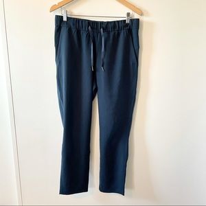 Lululemon size 8 On the Fly 7/8 woven pants
